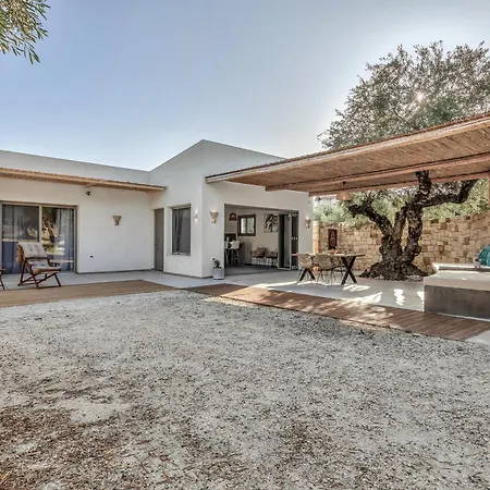 Holiday home Natura Oliva House *